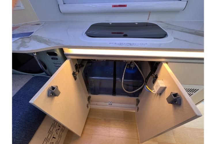 ハッピーワンプレミアム 車内
